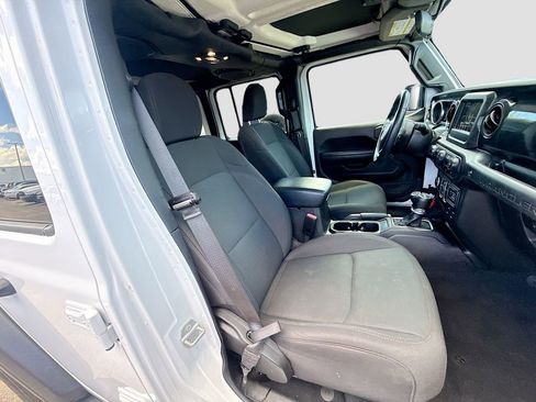 Used 2022 Jeep Wrangler Unlimited Sport AWD/4WD image 32