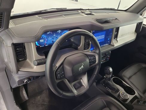 Used 2025 Ford Bronco Outer Banks image 13