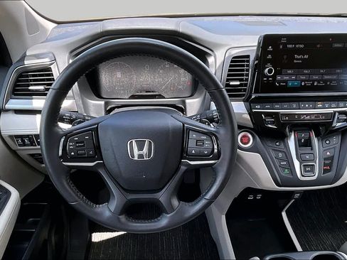 Certified 2025 Honda Odyssey EX-L image 6