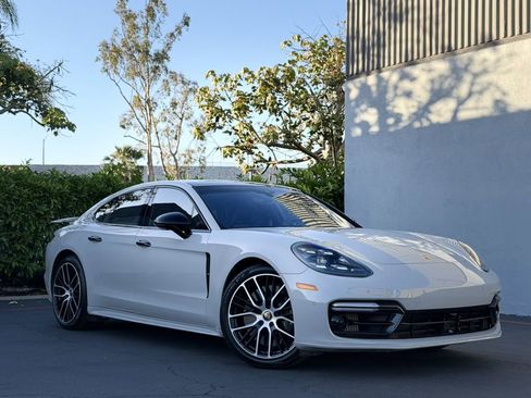 Used 2022 Porsche Panamera Turbo S image 9