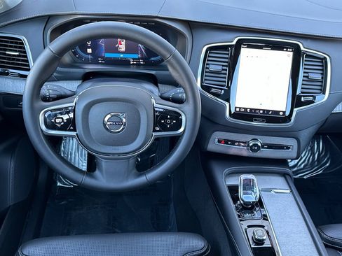 Used 2025 Volvo XC90 T8 Ultra w/ Protection Package Premier image 16