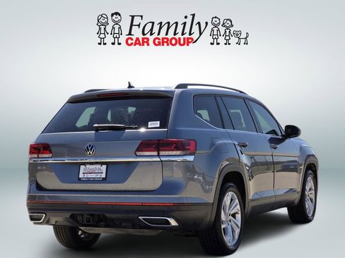 Used 2023 Volkswagen Atlas SE w/ Panoramic Sunroof Package FWD image 4