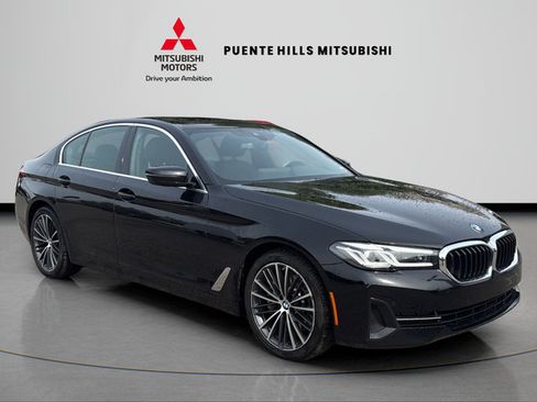 Used 2023 BMW 530i w/ Convenience Package RWD image 3