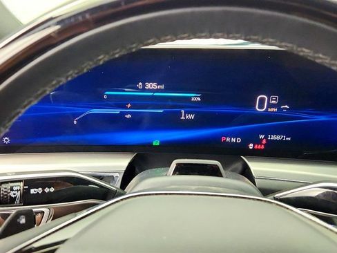 Used 2023 Cadillac Lyriq AWD image 13
