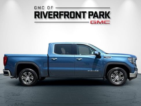 Used 2024 GMC Sierra 1500 SLT RWD image 2