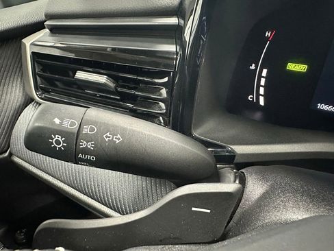 Used 2026 Toyota Camry Hybrid FWD image 21