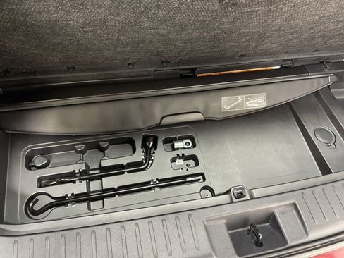 Used 2021 Toyota Highlander Limited image 26