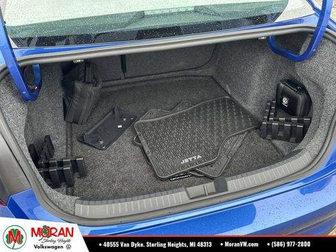 Used 2023 Volkswagen Jetta SE w/ Panoramic Sunroof Package FWD image 11