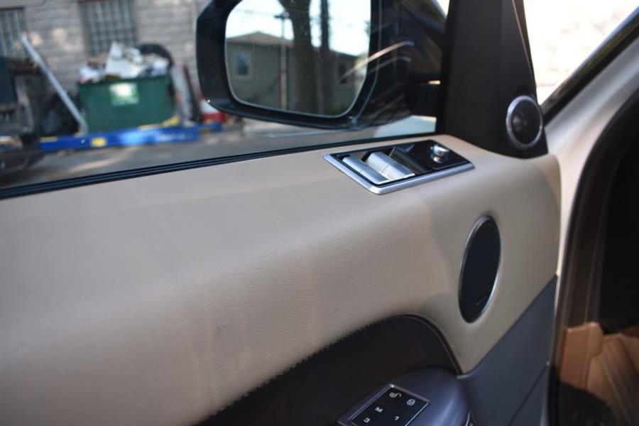 Used 2019 Land Rover Range Rover Sport HSE AWD/4WD image 14