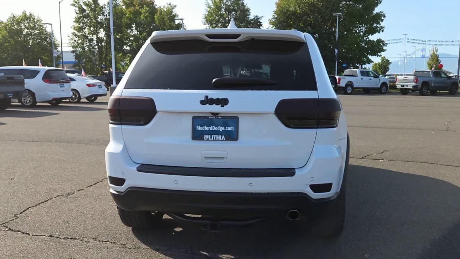 Used 2018 Jeep Grand Cherokee Altitude AWD/4WD image 7