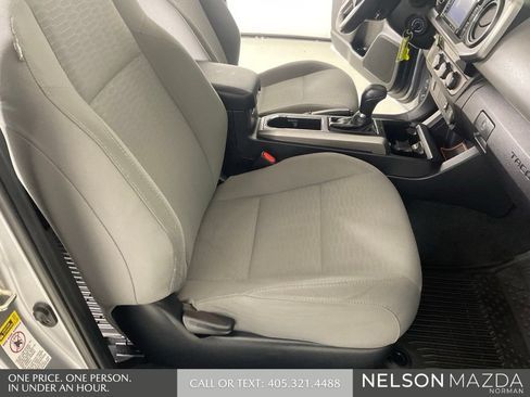 Used 2017 Toyota Tacoma SR5 w/ Tow Package RWD image 29