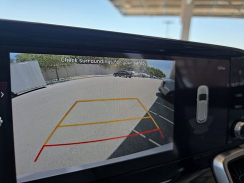 Certified 2023 Kia Sorento EX w/ Panoramic Sunroof Package FWD image 13
