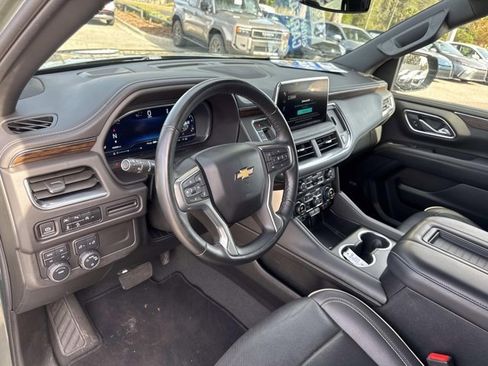 Used 2024 Chevrolet Suburban Premier image 12