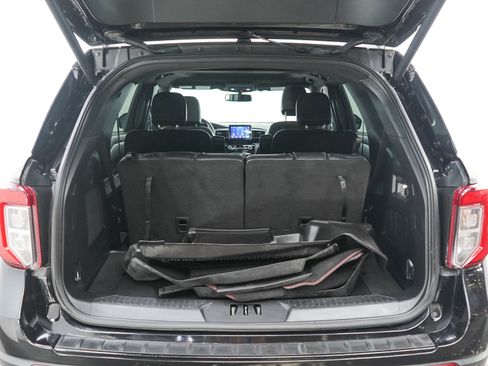 Used 2023 Ford Explorer ST-Line w/ Class IV Trailer Tow Package AWD/4WD image 17