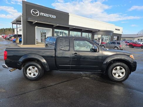Used 2012 Nissan Frontier SV image 6