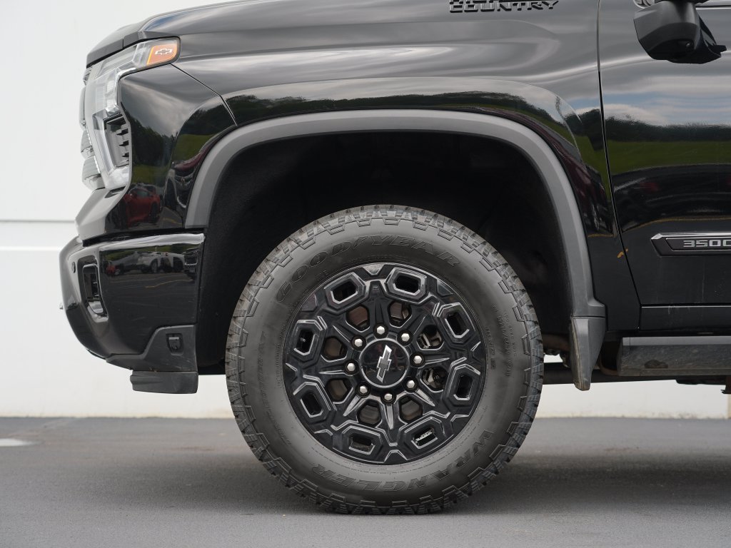 Certified 2024 Chevrolet Silverado 3500 High Country w/ High Country Premium Package AWD/4WD image 11