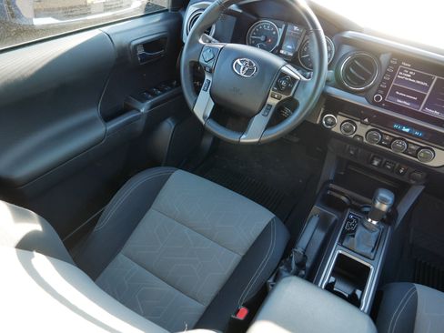 Used 2023 Toyota Tacoma TRD Off-Road image 9