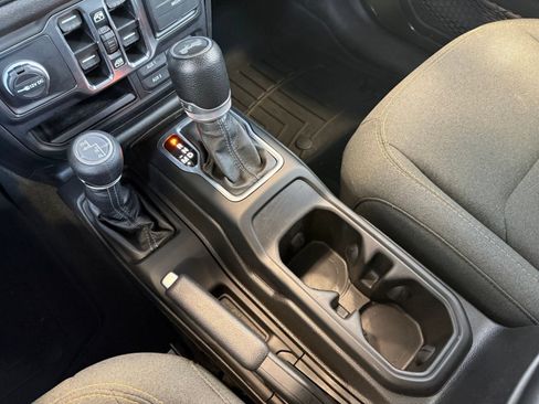 Used 2024 Jeep Wrangler Unlimited Sport AWD/4WD image 20