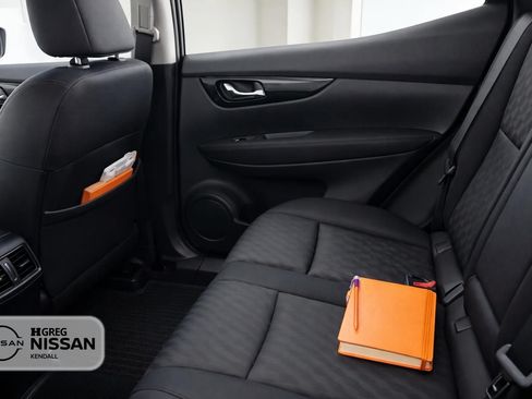 Used 2018 Nissan Rogue SV FWD image 10