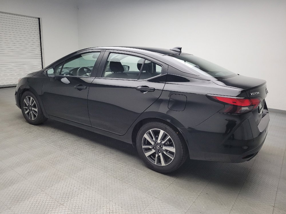Used 2021 Nissan Versa SV FWD image 3