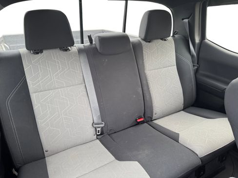 Used 2021 Toyota Tacoma TRD Off-Road image 17