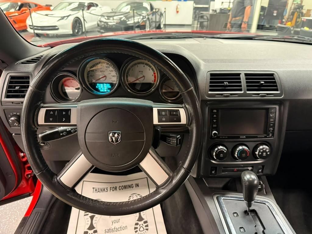 Used 2010 Dodge Challenger R/T RWD image 7