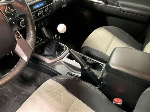 Used 2022 Toyota Tacoma TRD Sport w/ Technology Package AWD/4WD image 20