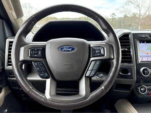 Used 2019 Ford Expedition Max XLT w/ Equipment Group 202A image 11