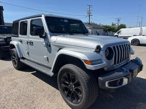 Used 2023 Jeep Wrangler Unlimited Sahara w/ Cold Weather Group AWD/4WD image 3