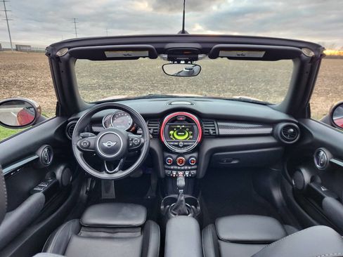 Used 2017 MINI Cooper S image 6