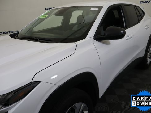 Used 2025 Chevrolet Trax LS FWD image 13