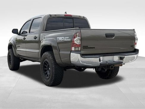 Used 2015 Toyota Tacoma 4x4 Double Cab w/ TRD Off-Road Package image 5