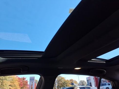 Used 2021 Nissan Maxima SR w/ Sport Mat Group image 16