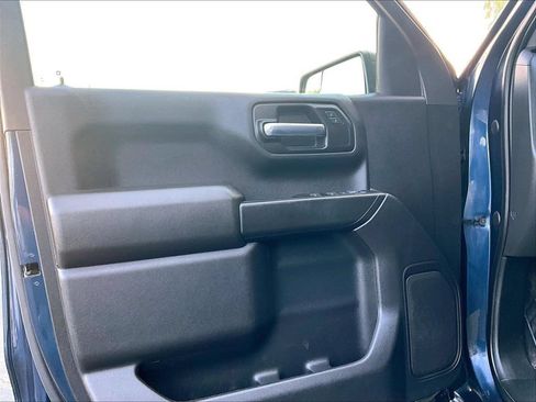 Used 2023 Chevrolet Silverado 1500 Custom AWD/4WD image 9