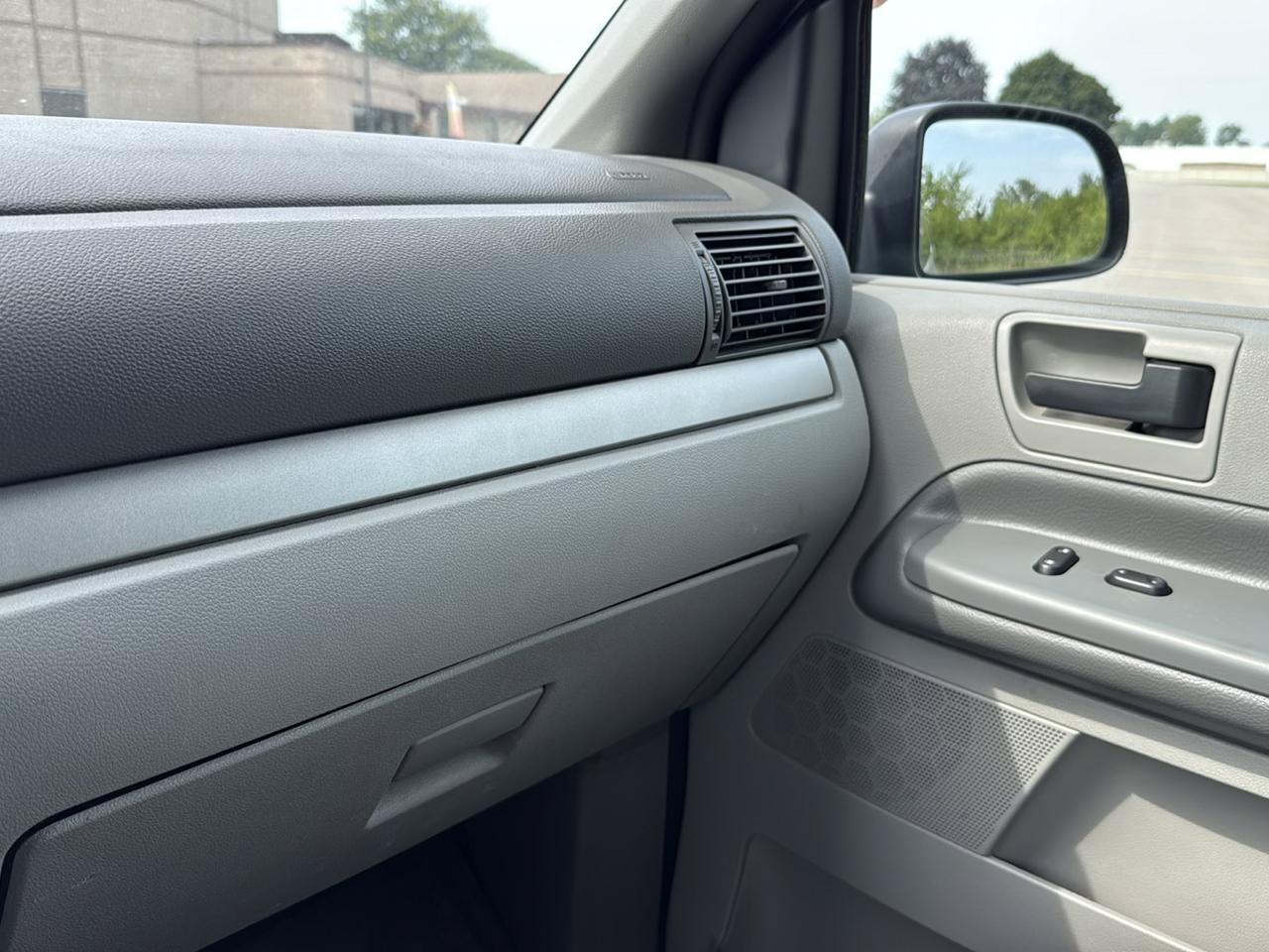 Used 2004 Ford Freestar SE FWD image 13