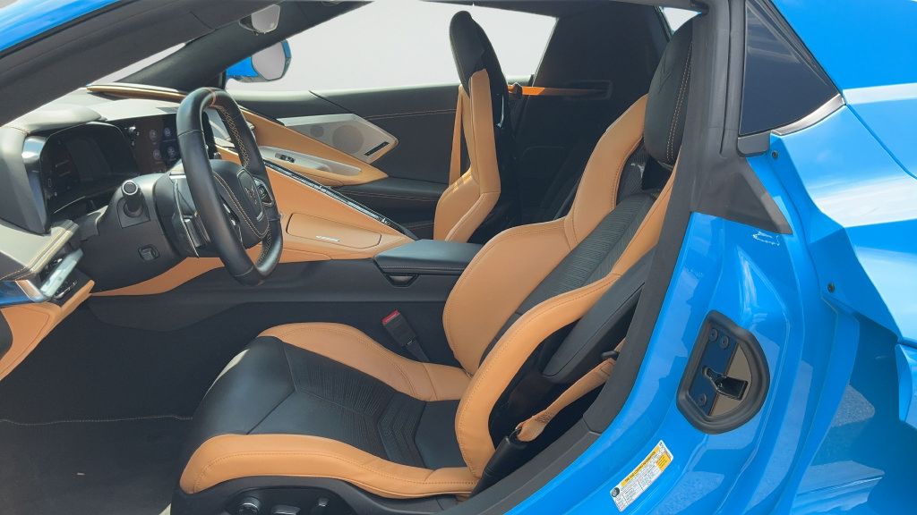 Used 2021 Chevrolet Corvette Stingray Premium Conv w/ Z51 Performance Package RWD image 13