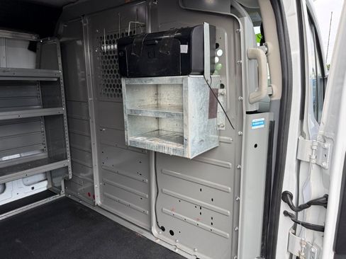 Used 2019 Ford Transit 150 130 Low Roof RWD image 19