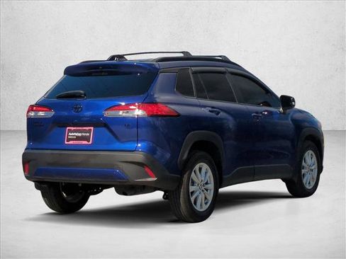 Used 2025 Toyota Corolla Cross LE w/ Moonroof Package image 5