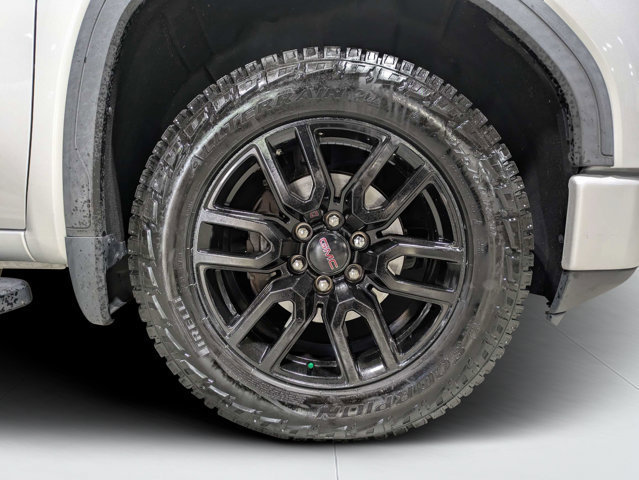 Used 2021 GMC Sierra 1500 Elevation w/ LPO, Elevation Black Package AWD/4WD image 9