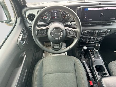 Used 2024 Jeep Wrangler Unlimited Sport AWD/4WD image 15