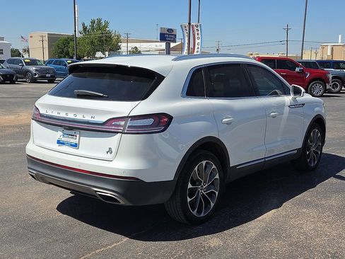 Used 2023 Lincoln Nautilus Reserve w/ Equipment Group 201A FWD image 5