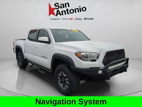 Used 2017 Toyota Tacoma TRD Off-Road w/ Tow Package (A/T) AWD/4WD image 2