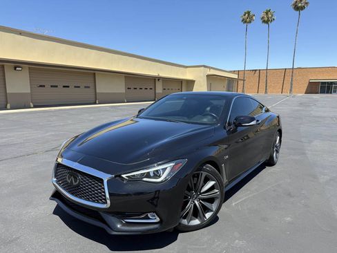Used 2019 INFINITI Q60 Red Sport 400 w/ Cargo Package RWD image 3