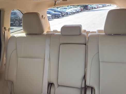 Used 2018 Toyota Highlander XLE AWD/4WD image 17