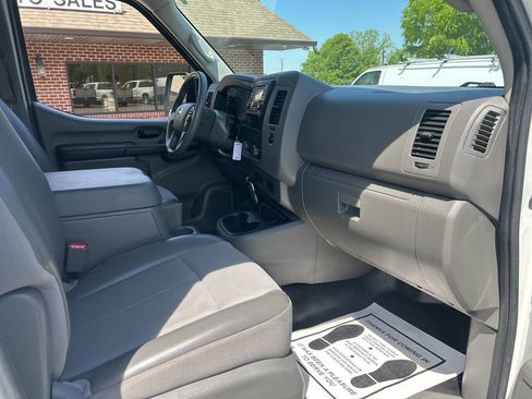 Used 2018 Nissan NV 2500 SV image 21