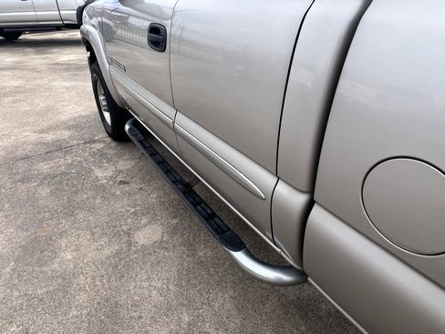 Used 2004 GMC Sierra 2500 SLT w/ Skid Plate Package image 17