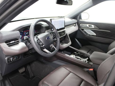 New 2026 Ford Explorer Platinum w/ LUX Leather Package image 22