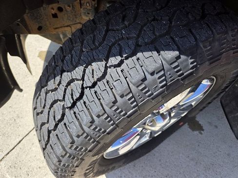 Used 2014 Ford F150 XLT w/ Equipment Group 302A Luxury AWD/4WD image 11
