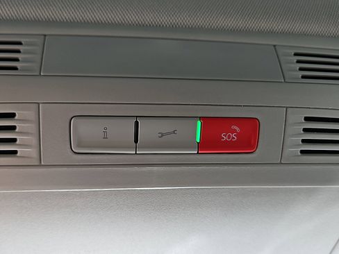 New 2026 Volkswagen Taos SE image 20