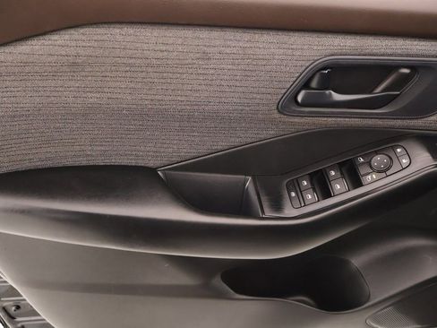 Used 2023 Nissan Rogue S image 14